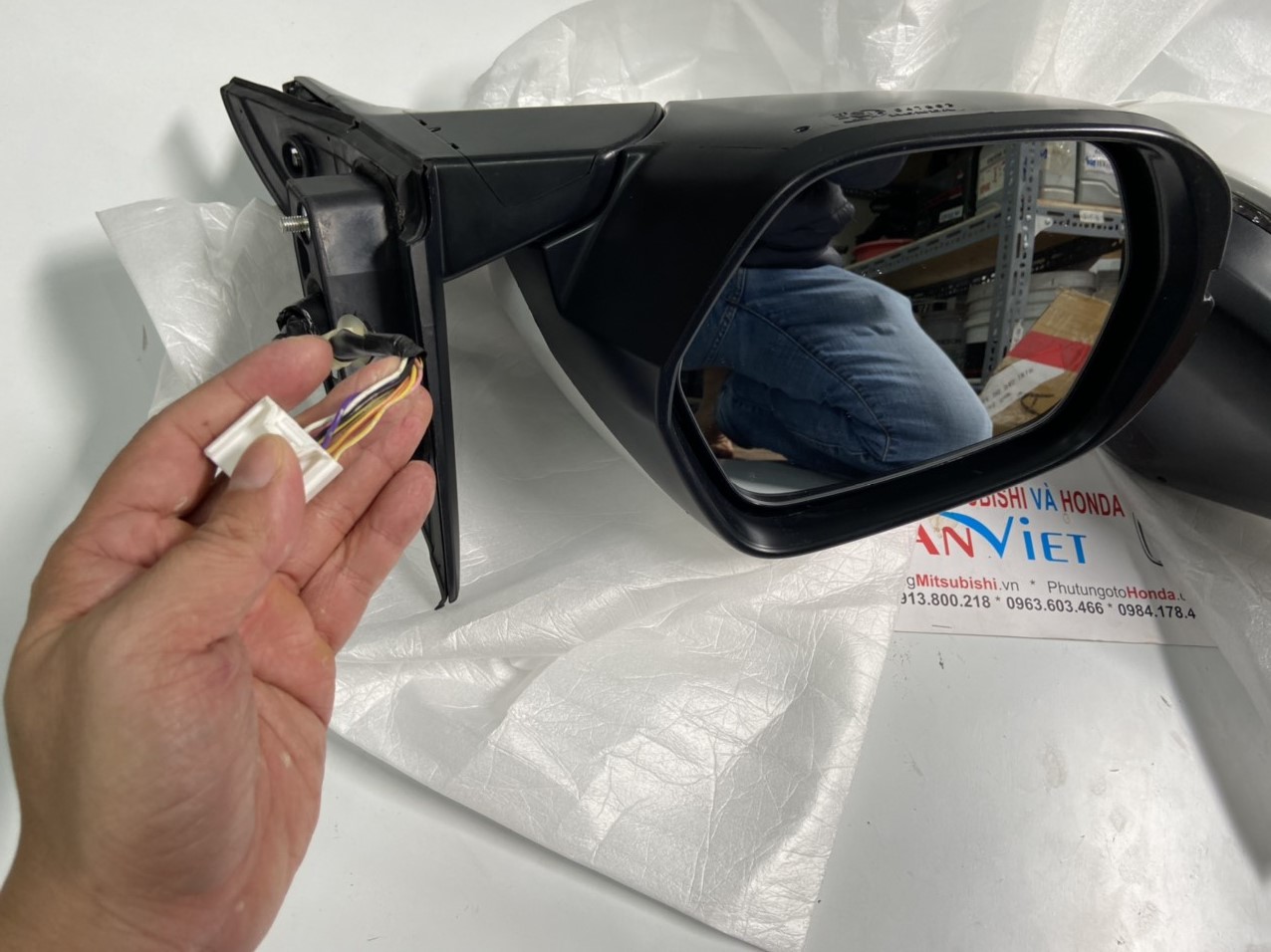 Gương chiếu hậu bên lái xe Honda HRV